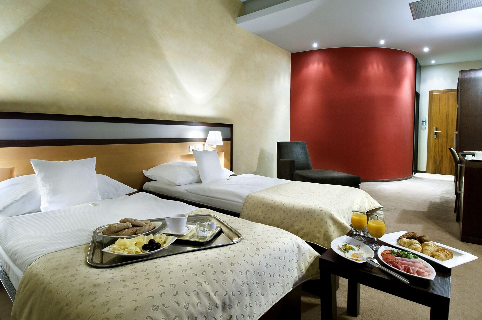 Boutique Hotel Dubna Skala Žilina Extérieur photo